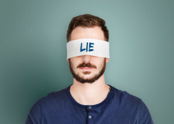 Πώς 10 χώρες βάζουν stop στην ασφαλιστική απάτη