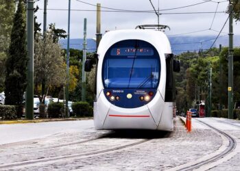 Προβλήματα ασφάλειας καταγγέλλουν οι οδηγοί και στα τραμ