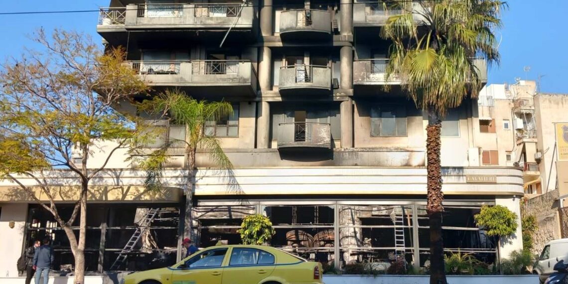 Ασφαλισμένο το γνωστό εστιατόριο που κάηκε στη Ν. Σμύρνη