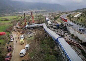 Τέμπη: 11 παροχές στήριξης και αρωγής συγγενών θυμάτων, τραυματιών και επιβαινόντων