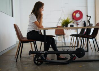 Ηλεκτρικά Πατίνια: Τι ισχύει για την άδεια και την ασφάλιση