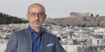 Η αβάσταχτη “προσαρμοστικότητα”, o Κούντερα και οι λαπαλισμοί