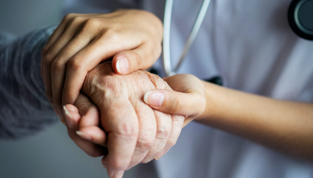 EEA – «Θάλπος-Ψυχική Υγεία» εγκαινιάζουν το πρώτο Κέντρο Ημέρας Υποστήριξης Εργαζομένων