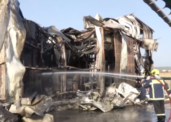 Ασφαλισμένο το εργοστάσιο χημικών που πήρε φωτιά στα Οινόφυτα