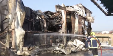 Ασφαλισμένο το εργοστάσιο χημικών που πήρε φωτιά στα Οινόφυτα