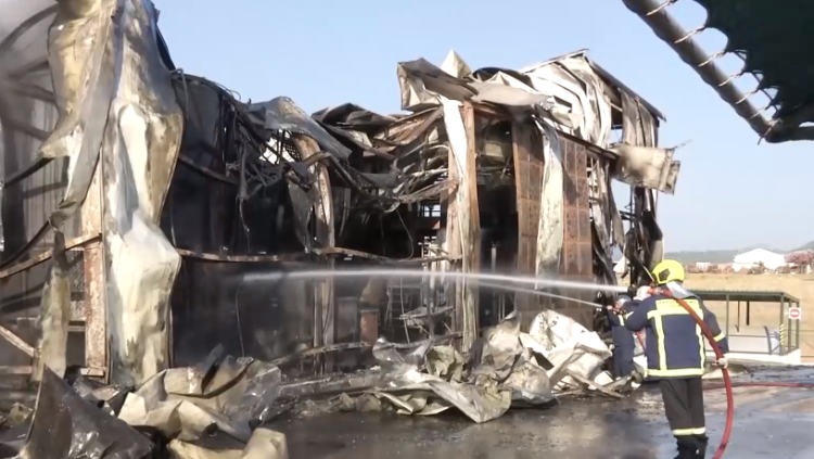 Ασφαλισμένο το εργοστάσιο χημικών που πήρε φωτιά στα Οινόφυτα