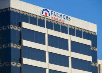 Απολύει το 11% των εργαζομένων της η Farmers