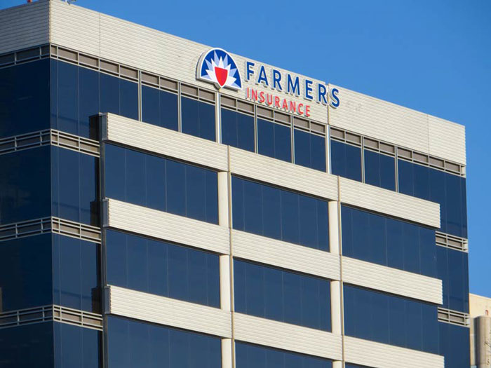 Απολύει το 11% των εργαζομένων της η Farmers