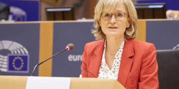 Νέοι κανόνες στις εταιρείες για τους κλιματικούς κινδύνους από το 2025