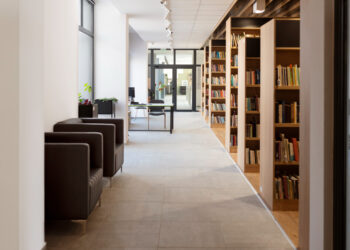 Τρεις Καθηγητές στις πρώτες θέσεις του γνωστικού αντικειμένου Business and Management