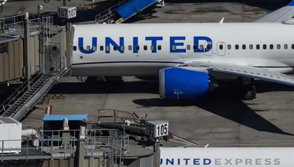 Αποζημίωση 30 εκατ. ευρώ από τη United Airlines σε 26χρονο