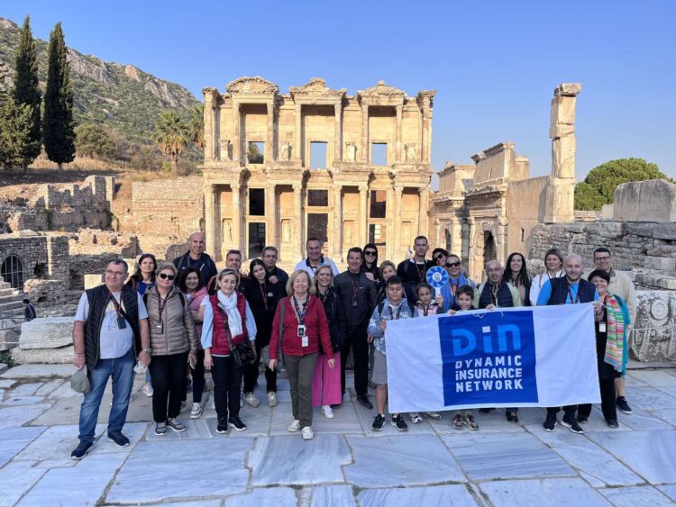 DIN AGENTS: Ταξίδεψε τους συνεργάτες της σε 5 προορισμούς στο Αιγαίο