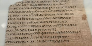 Εικαστικό: από το Μουσείο Βερολίνου - Ομήρου Ιλιάδα, πάπυρος - credit Γ. Ρούντος