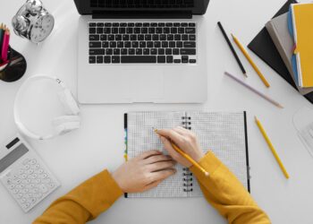 Έξι εκπαιδευτικά προγράμματα του ΕΙΑΣ τον Νοέμβριο