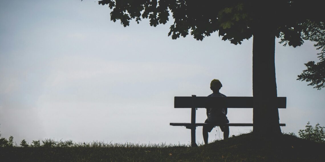 Η μοναξιά και τα χρόνια νοσήματα έχουν την ίδια αρνητική επίδραση στην υγεία