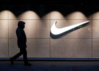 Αγωγές σε New Balance και Skechers από την Nike