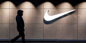 Αγωγές σε New Balance και Skechers από την Nike