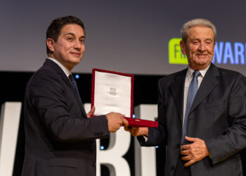 Τιμητική βράβευση του Μελά Γιαννιώτη στα Insurance Awards Φίλιππος Μωράκης (video)