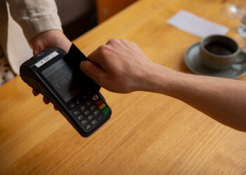 ΚΥΑ για την υποχρεωτική χρήση POS σε ασφαλιστικούς διαμεσολαβητές