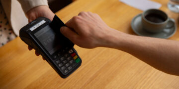 ΚΥΑ για την υποχρεωτική χρήση POS σε ασφαλιστικούς διαμεσολαβητές