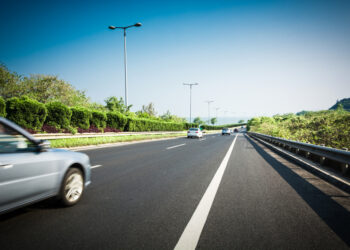 Πώς και πότε θα λήξει η υπόθεση με τα ανασφάλιστα ΙΧ