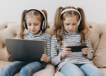 Τι πρέπει να γνωρίζουν οι γονείς: Bασικές cyber απειλές με στόχο παιδιά το 2024