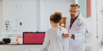 Αυξήσεις έως και 13% στα προγράμματα ασφάλισης υγείας το 2023