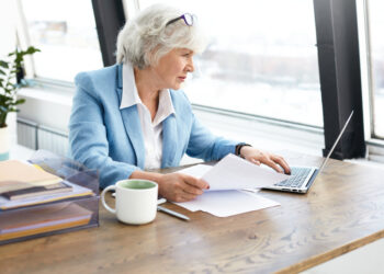 50.000 εργαζόμενοι συνταξιούχοι είδαν αύξηση 30% την 1η Ιανουαρίου