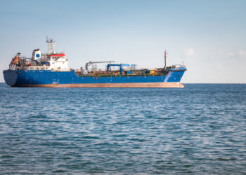 Οι ασφαλιστικές εξαιρούν στα συμβόλαια πλοία Αγγλίας και ΗΠΑ που πλέουν στην Ερυθρά Θάλασσα