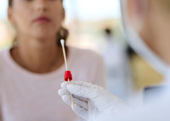 ΙΣΑ προς γονείς: Το στρεπ-τεστ πρέπει να γίνεται από γιατρό