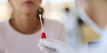 ΙΣΑ προς γονείς: Το στρεπ-τεστ πρέπει να γίνεται από γιατρό