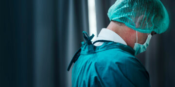 ΙΣΘ: Άκρως προβληματική η λειτουργία του ΕΣΥ με απογευματινά χειρουργεία