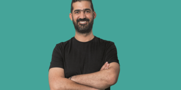 Πλοήγηση στο Παρόν: Η ΤΝ μεταμορφώνει το ασφαλιστικό τοπίο