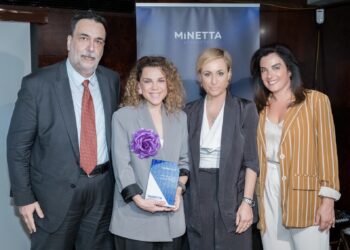 Το ΠΑΡΟΝ βραβεύτηκε από την ΜΙΝΕΤΤΑ