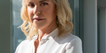 Η Ιουλία Τσέτη, Πρόεδρος & CEO του Ομίλου Φαρμακευτικών Επιχειρήσεων Τσέτη, υποψήφια για την Προεδρία του ΣΕΒ