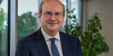 Τo 2 να γίνει 1 εξετάζει το ΥΠΟΙΚ στην υποχρεωτική ασφάλιση επιχειρήσεων