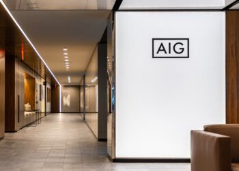 Αγωγή από την American International Group στην Dellwood