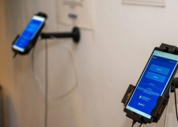 Γιατί δεν… χτυπούν οι ασφαλιστικές την ψηφιακή κάρτα εργασίας