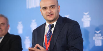 Στην ηλεκτροκίνηση «η Ελλάδα είναι 3,5 χρόνια πίσω από την υπόλοιπη Ευρώπη»