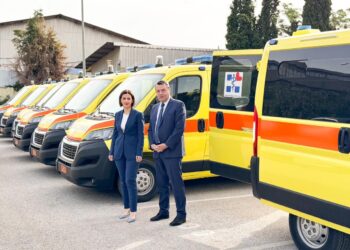 7 νέα ασθενοφόρα στα Κέντρα Υγείας Βορείου και Νοτίου Αιγαίου