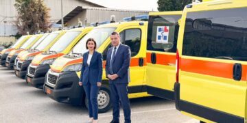 7 νέα ασθενοφόρα στα Κέντρα Υγείας Βορείου και Νοτίου Αιγαίου