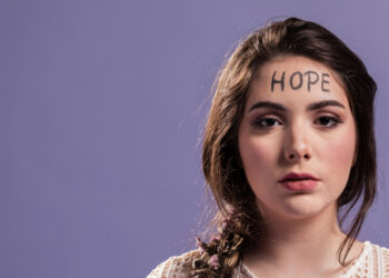 Χρειαζόμαστε περισσότερες δομές για τις γυναίκες θύματα βίας