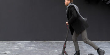 «Σήμα» ασφάλισης για τα ηλεκτρικά πατίνια