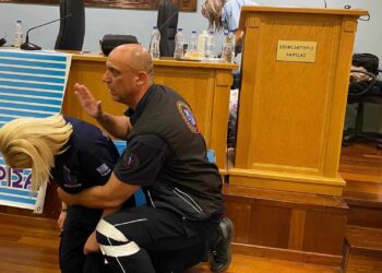 Ασφαλιστές Λάρισας: Σεμινάριο κάρπα και δωρεά από την NP απινιδωτή στο δήμο