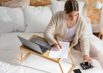 Έρευνα: Η υβριδική εργασία εξαλείφει το burn out και αυξάνει την παραγωγικότητα