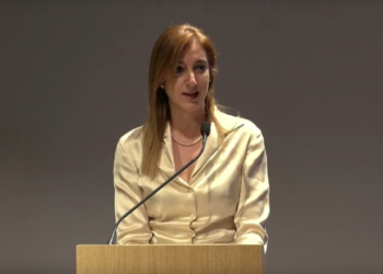 Ε. Παπασπυροπούλου: Σταδιακή επέκταση του μέτρου για την υποχρεωτική ασφάλιση επιχειρήσεων το 2026 και 2027