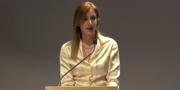 Ε. Παπασπυροπούλου: Σταδιακή επέκταση του μέτρου για την υποχρεωτική ασφάλιση επιχειρήσεων το 2026 και 2027