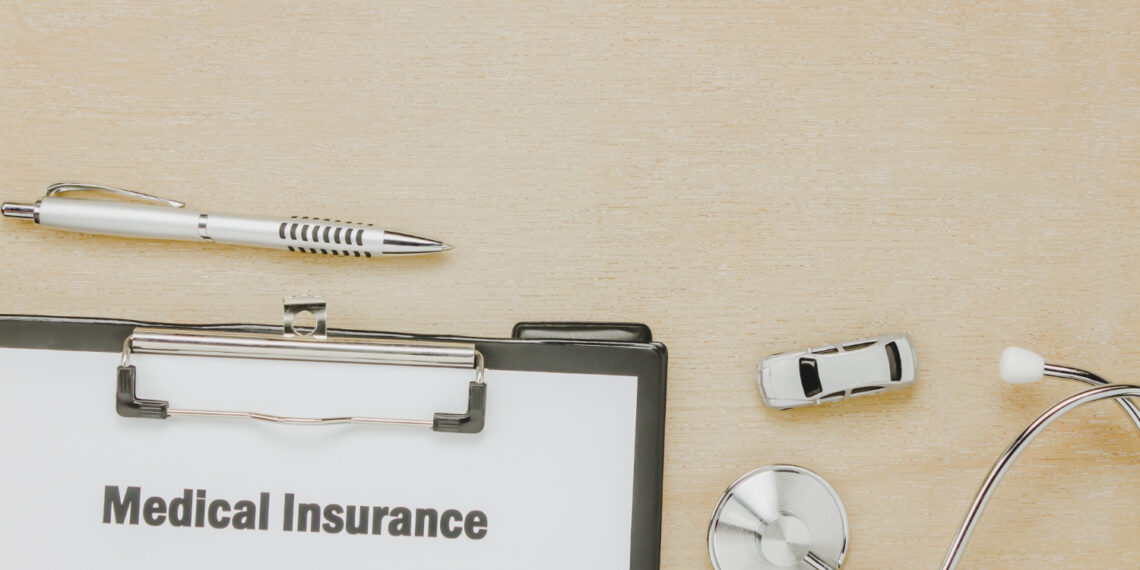 17.992 λιγότερα τα ασφαλιστήρια υγείας και ζωής το 2023