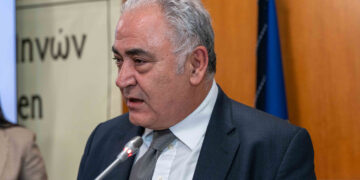 Ανεπίτρεπτο αυτό που γίνεται με τους λογαριασμούς ρεύματος επαγγελματιών