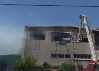 Ασφαλισμένο το εργοστάσιο χαρτιού που πήρε φωτιά